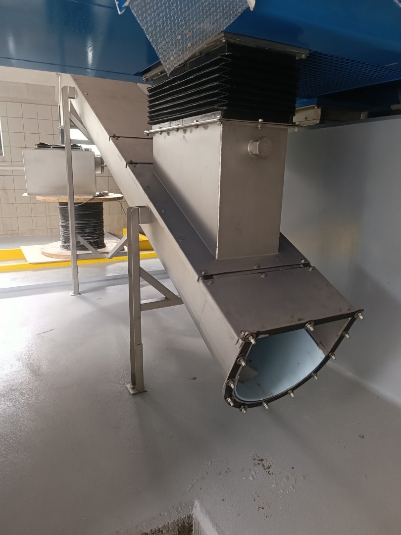 Vít tải rác chuyển động dọc