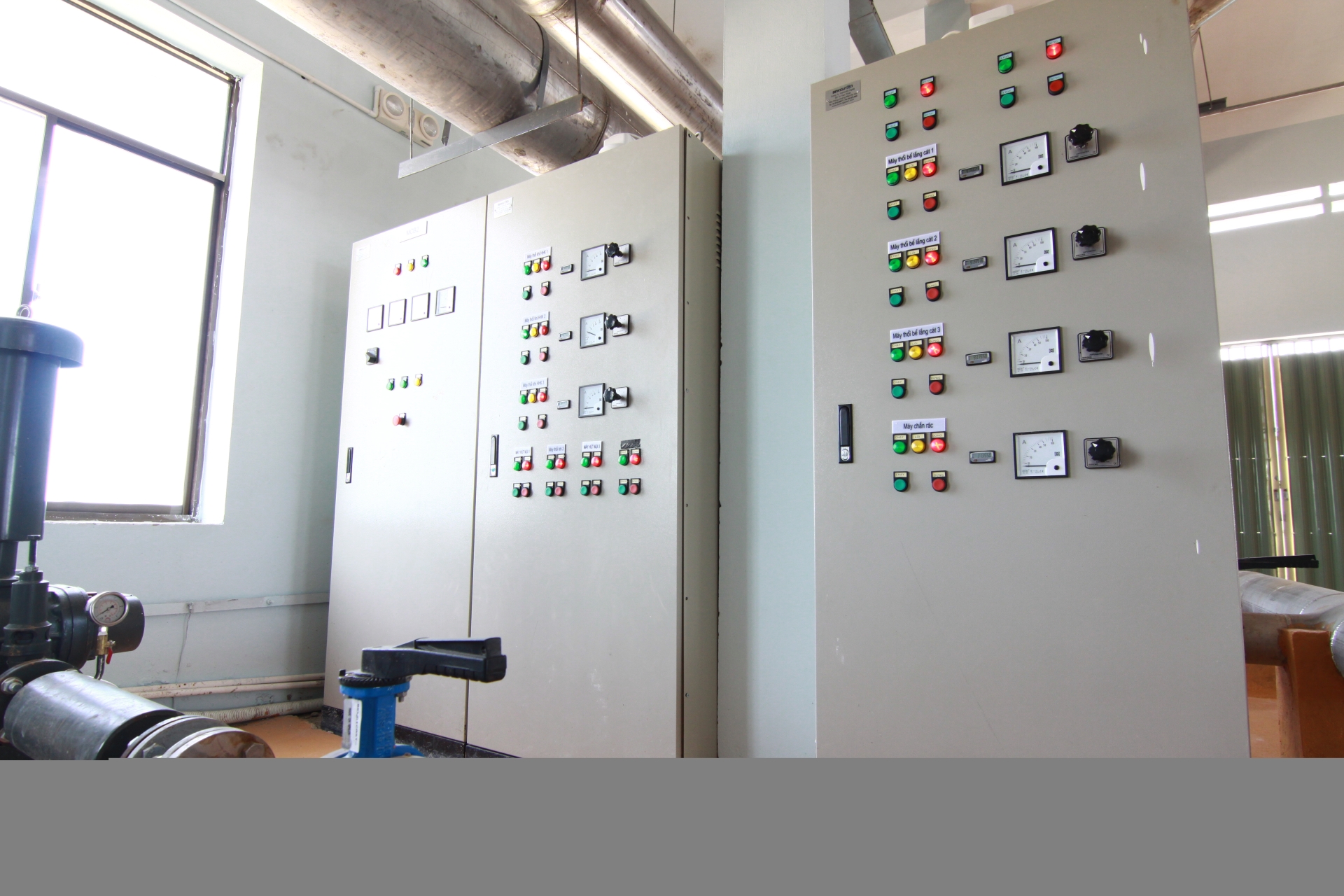 Tủ điện điều khiển