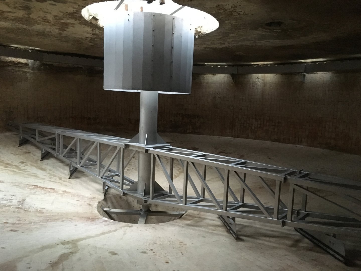 Thiết bị gạt bùn bể tròn