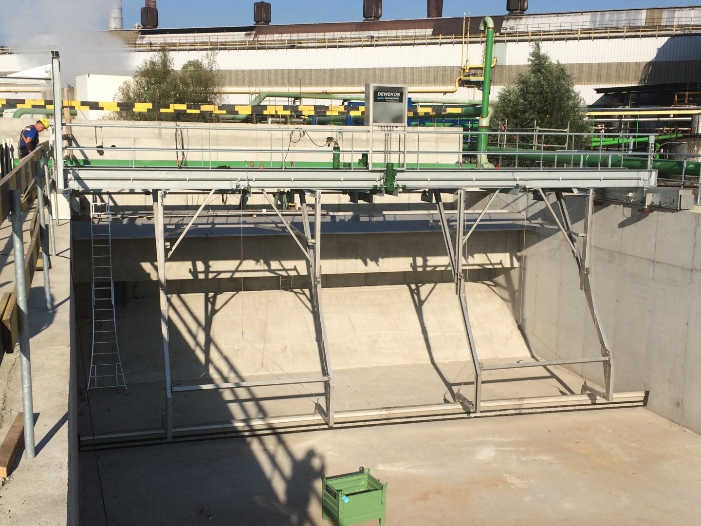 Thiết bị gạt bùn bể hình chữ nhật