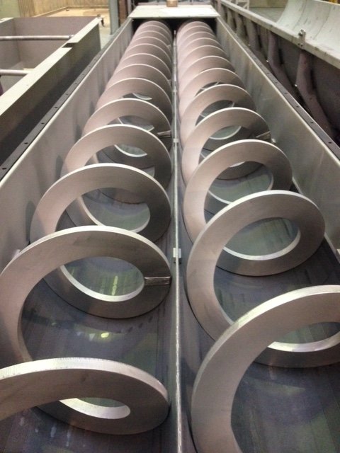 Vít tải rác chuyển động ngang