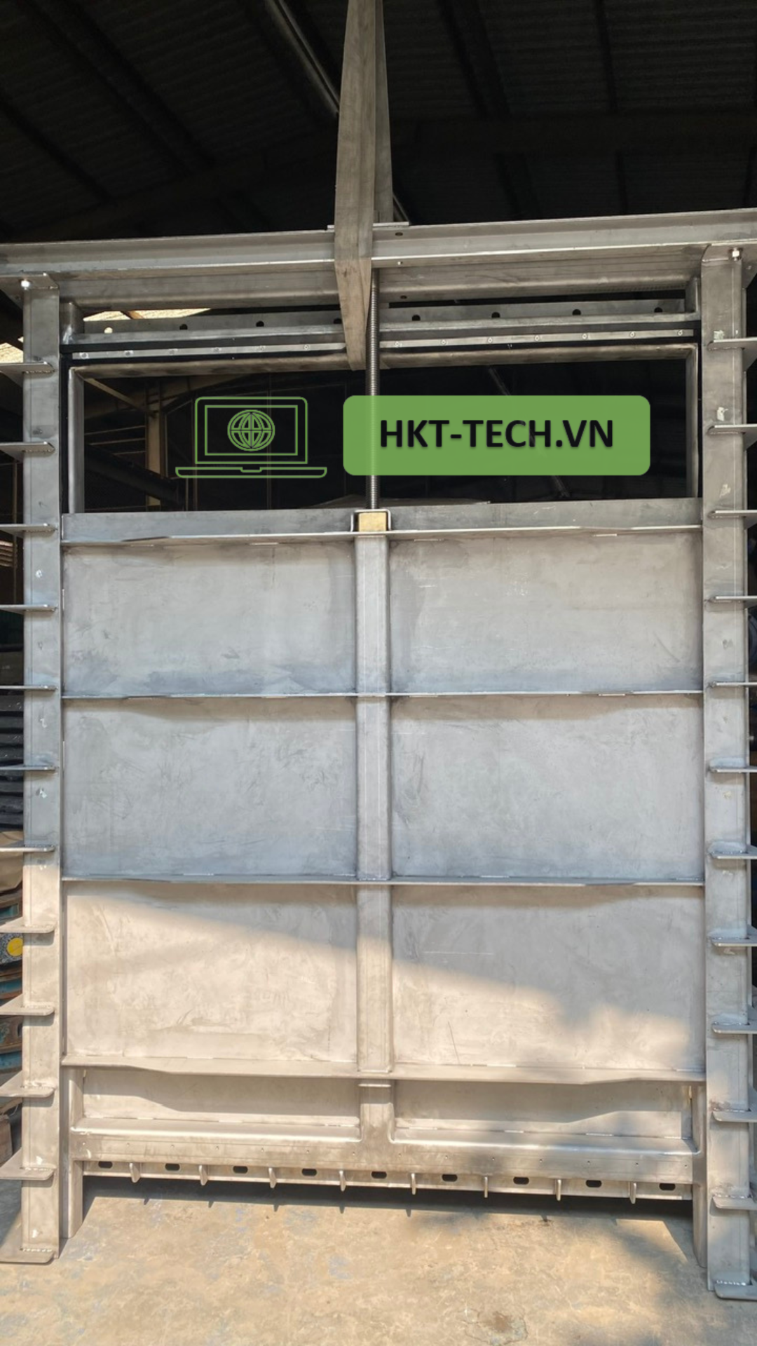 Van cửa phai kích thước dưới W2500mm x H2500mm