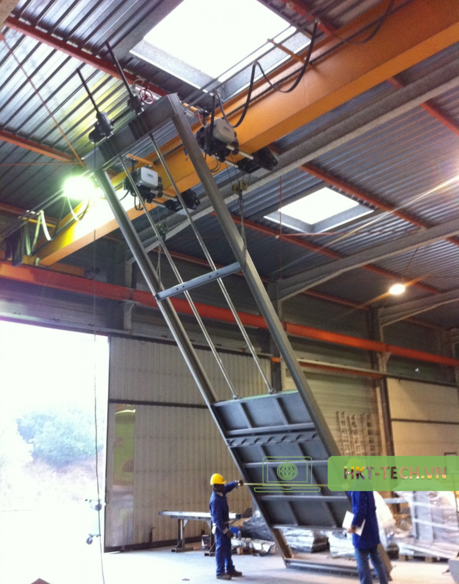 Van cửa phai kích thước trên W2500mm x H2500mm